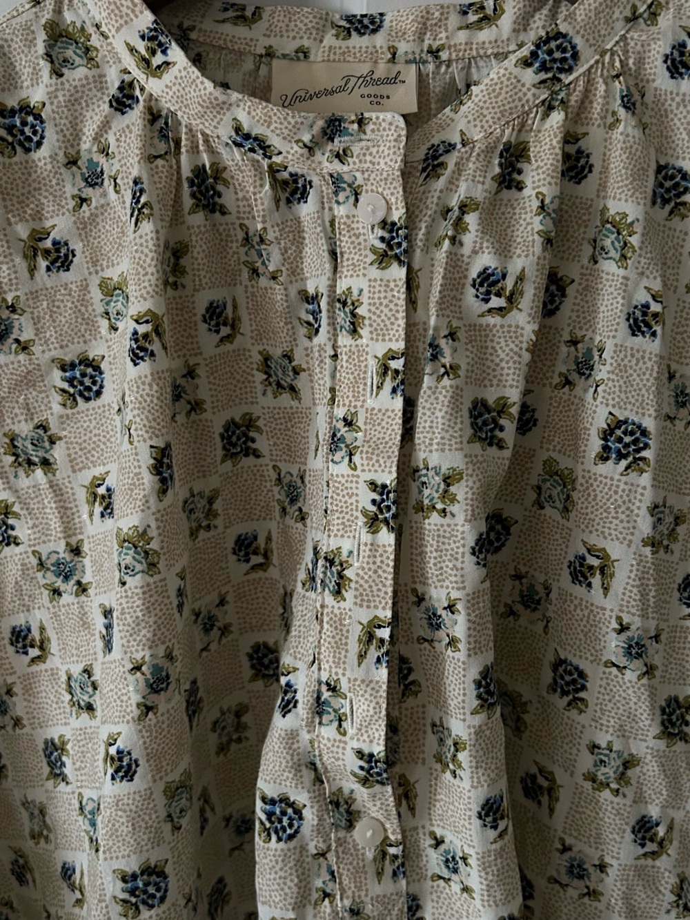 Universal Thread Cream Floral Button-Down Shirt with Navy and Olive Accents - Picture 2 of 3